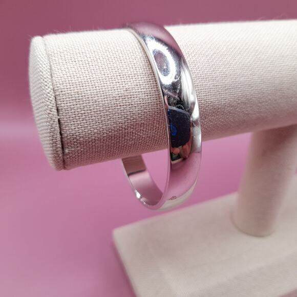 Vintage Monet Silver Tone Bangle Bracelet, Size Small, Signed 1980s Jewelry - Picture 6 of 9